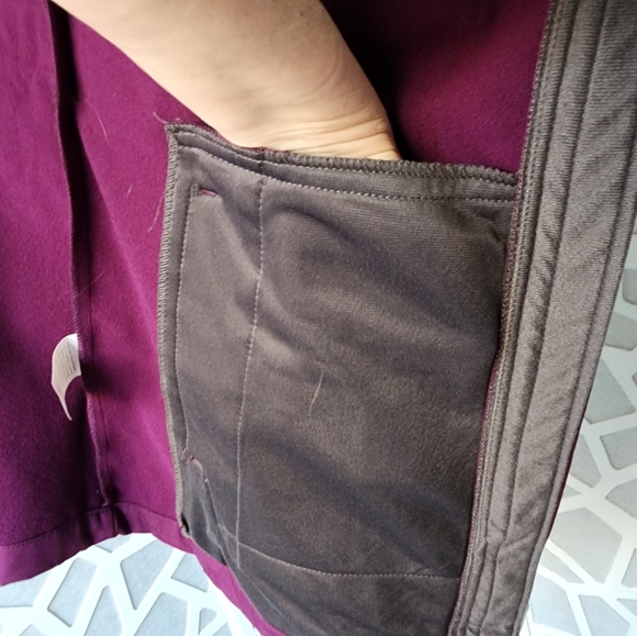 Free Tech women's purple jacket/ raincoat/windbreaker size Medium lightweight. - Picture 8 of 10